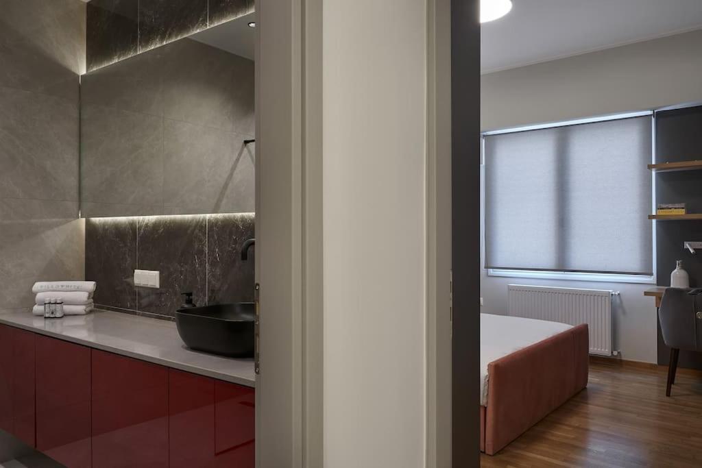 Little Gem: Modern Urban Retreat Apartment Athens Luaran gambar